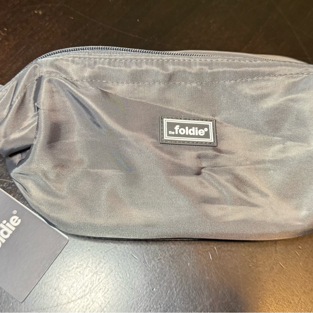 The Foldie toiletry bag Gray
